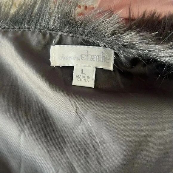 Charming Charlie’s Sliver/Grey faux fur vest - Picture 6 of 6